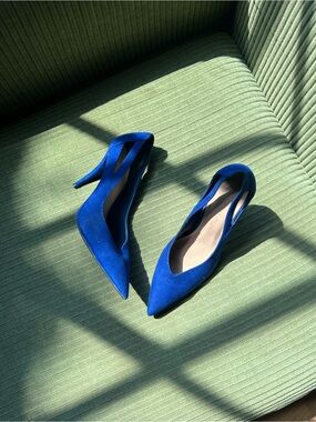ZARA Blue suede pointed toe pumps